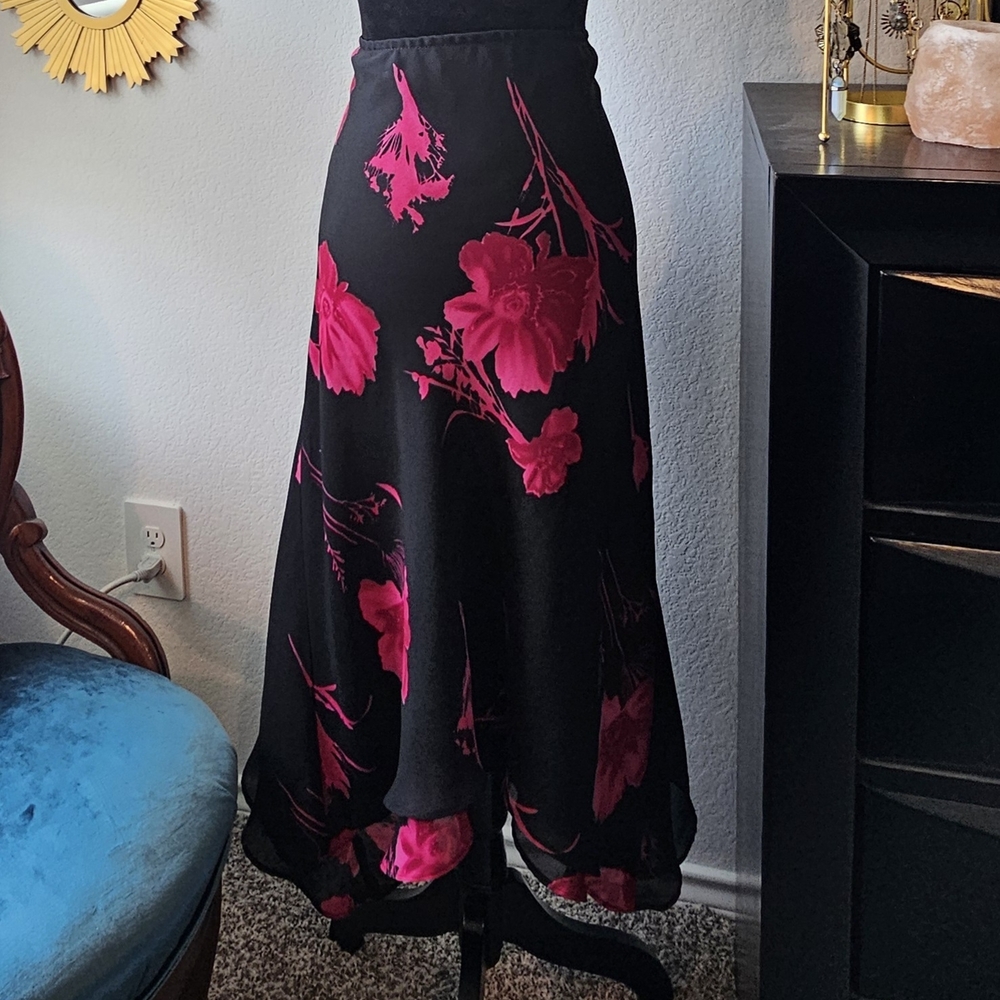 Elegant Black and Pink Floral Skirt